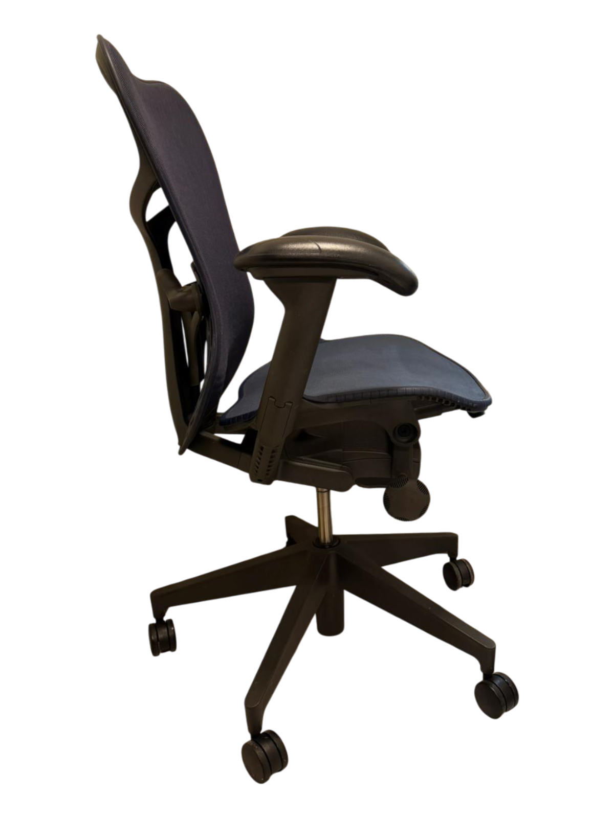 Herman Miller Mirra 2 Navy Butterfly